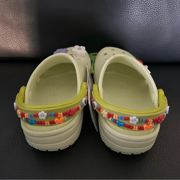NWT CROCS Toddler 13 Green Clogs Friendship Bracelet Waterproof Charms Spring! - Picture 3 of 7